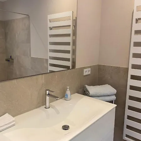 Strandbadallee Apartmán *